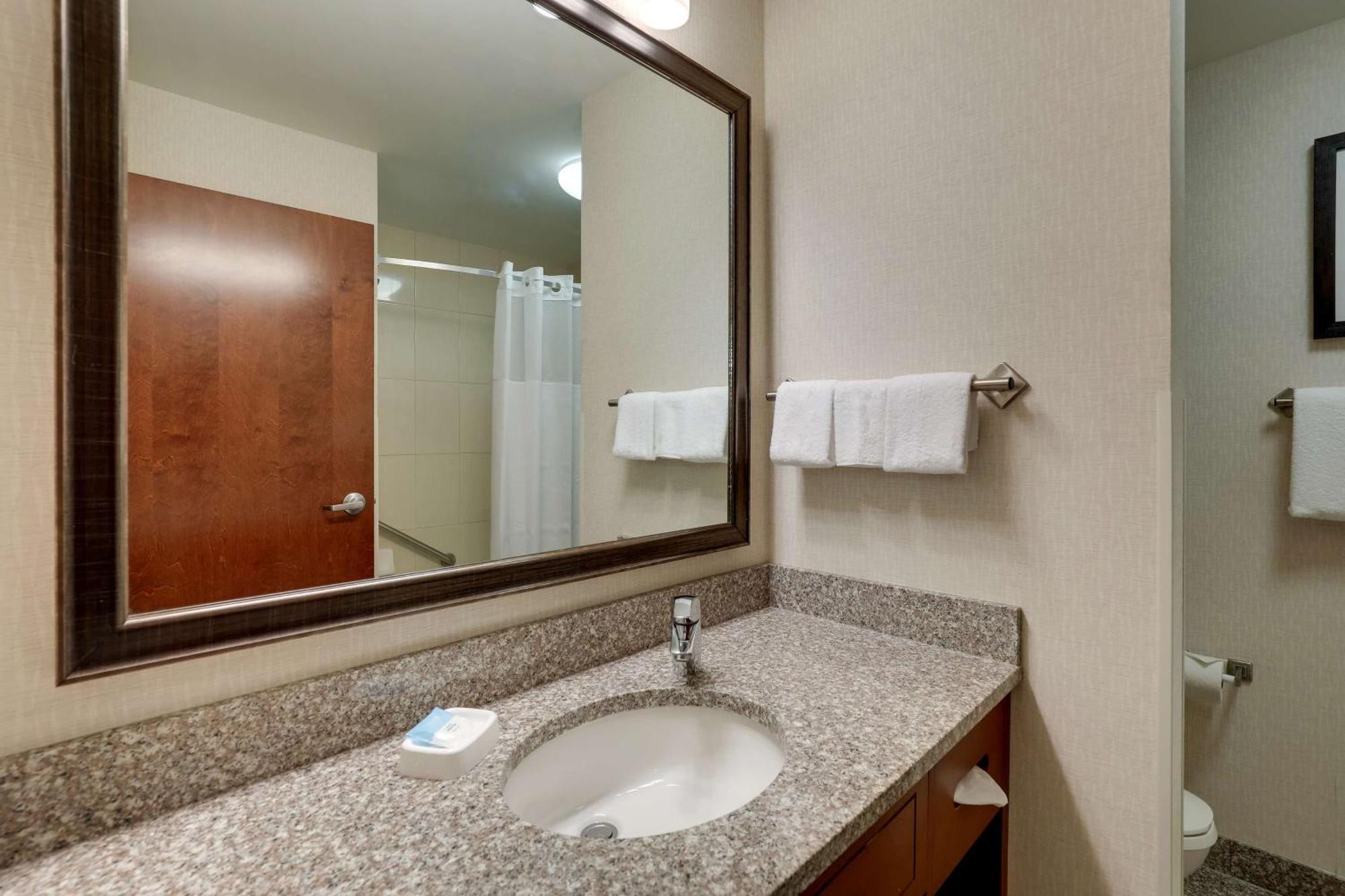 Drury Inn & Suites Charlotte Arrowood Екстер'єр фото