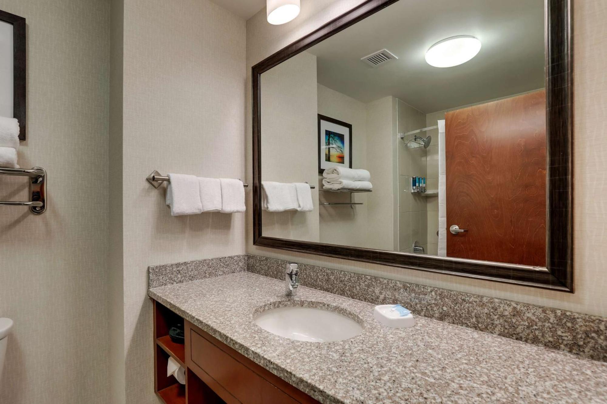 Drury Inn & Suites Charlotte Arrowood Екстер'єр фото