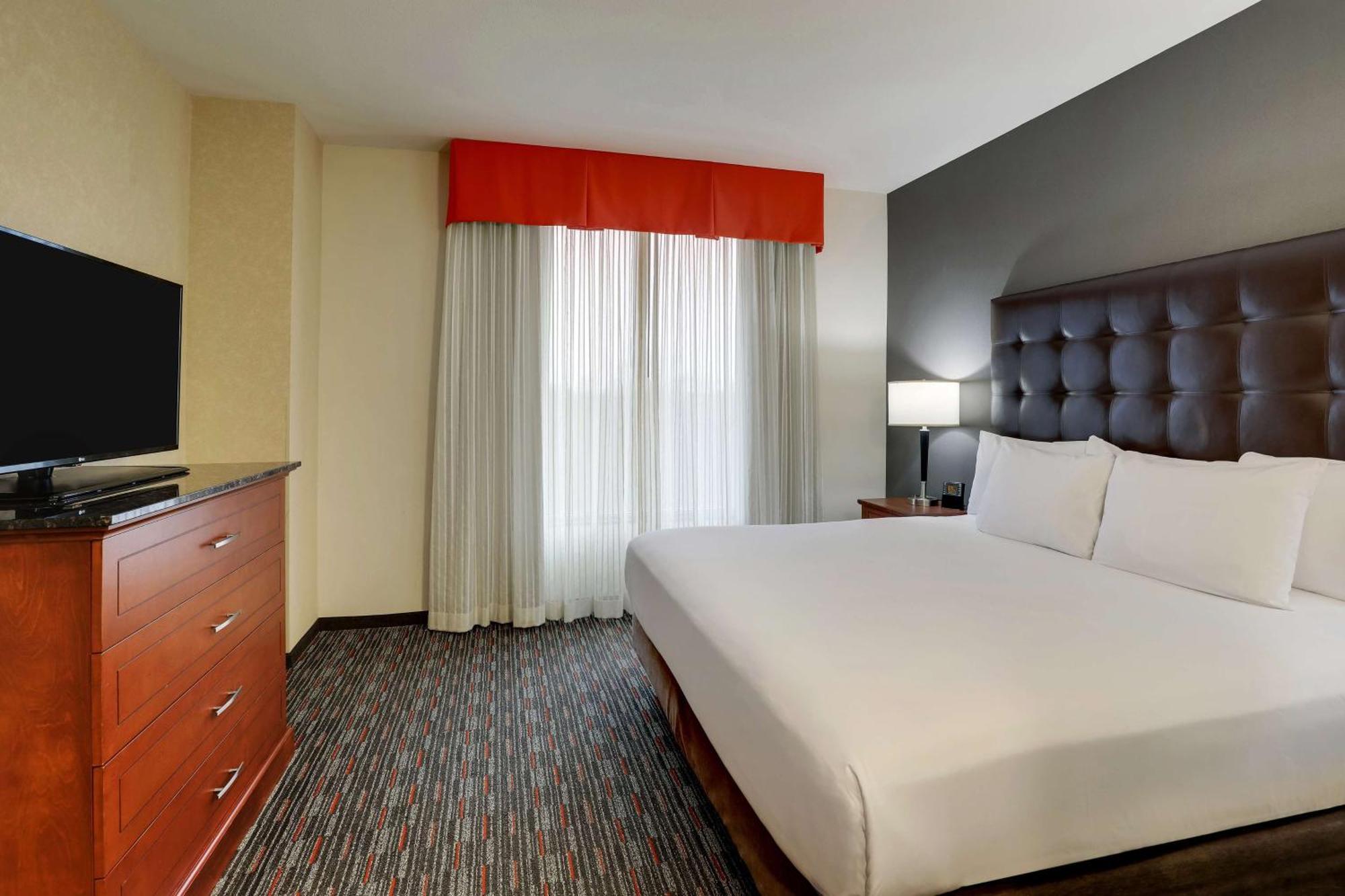 Drury Inn & Suites Charlotte Arrowood Екстер'єр фото