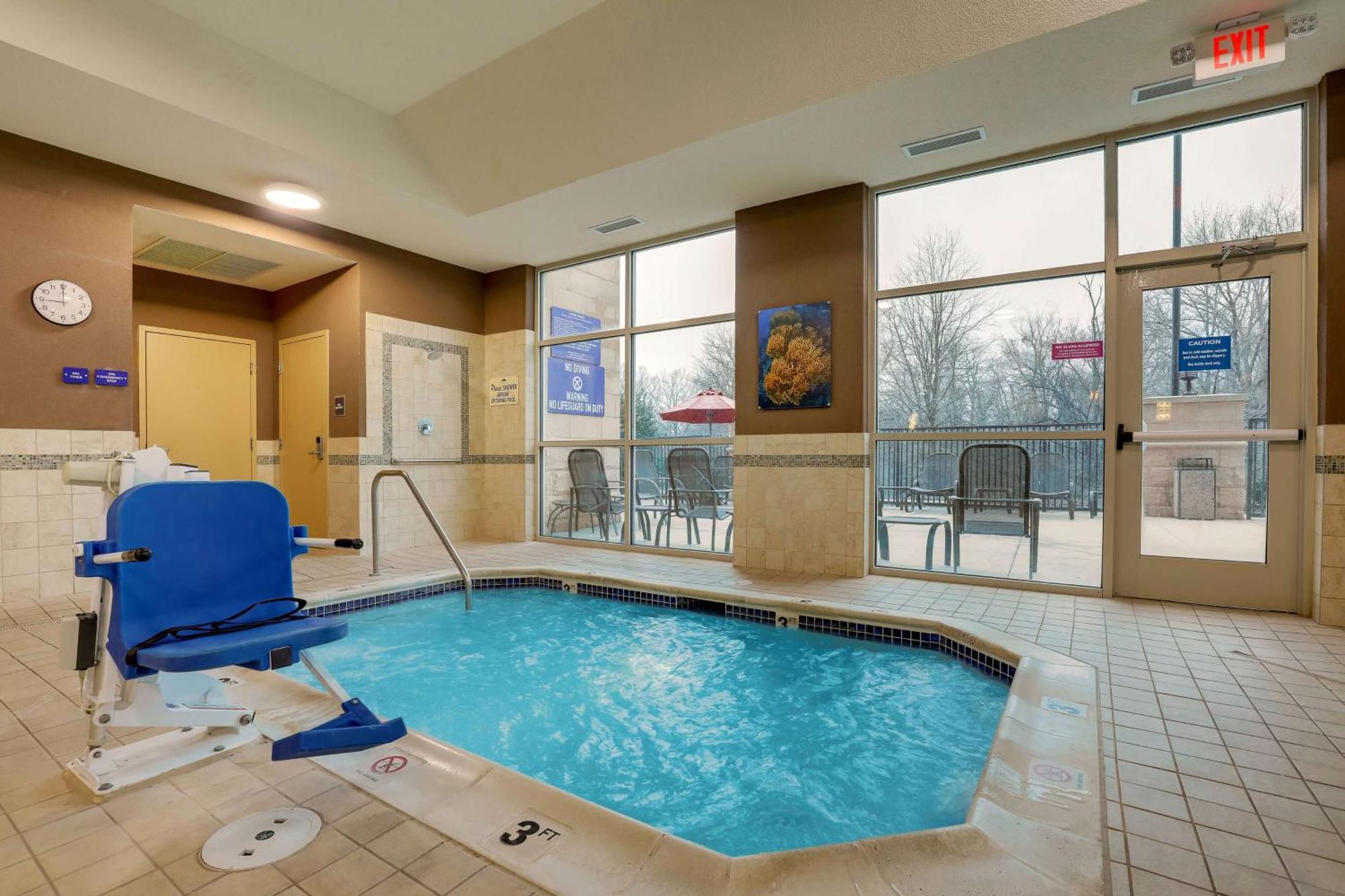 Drury Inn & Suites Charlotte Arrowood Екстер'єр фото