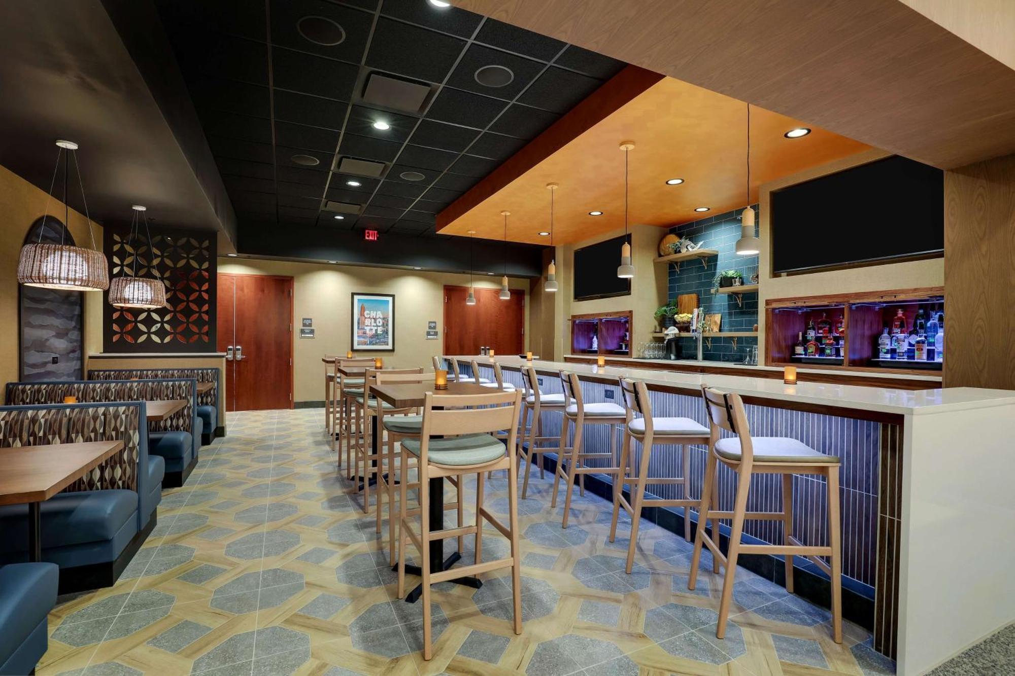 Drury Inn & Suites Charlotte Arrowood Екстер'єр фото