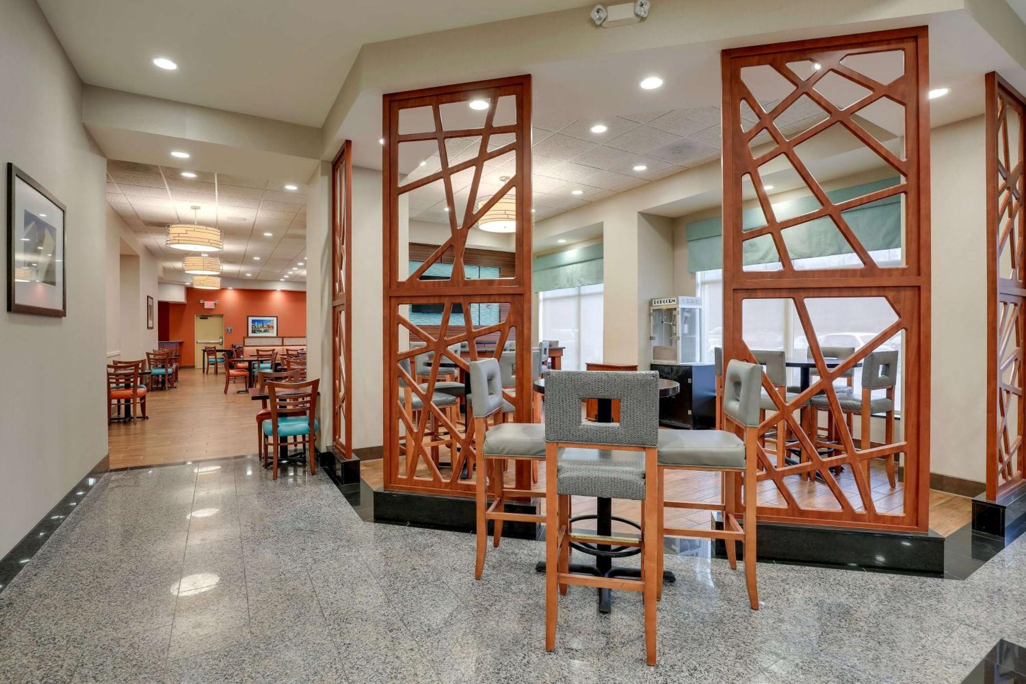 Drury Inn & Suites Charlotte Arrowood Екстер'єр фото