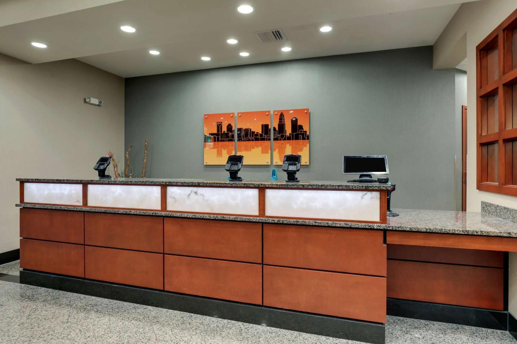Drury Inn & Suites Charlotte Arrowood Екстер'єр фото