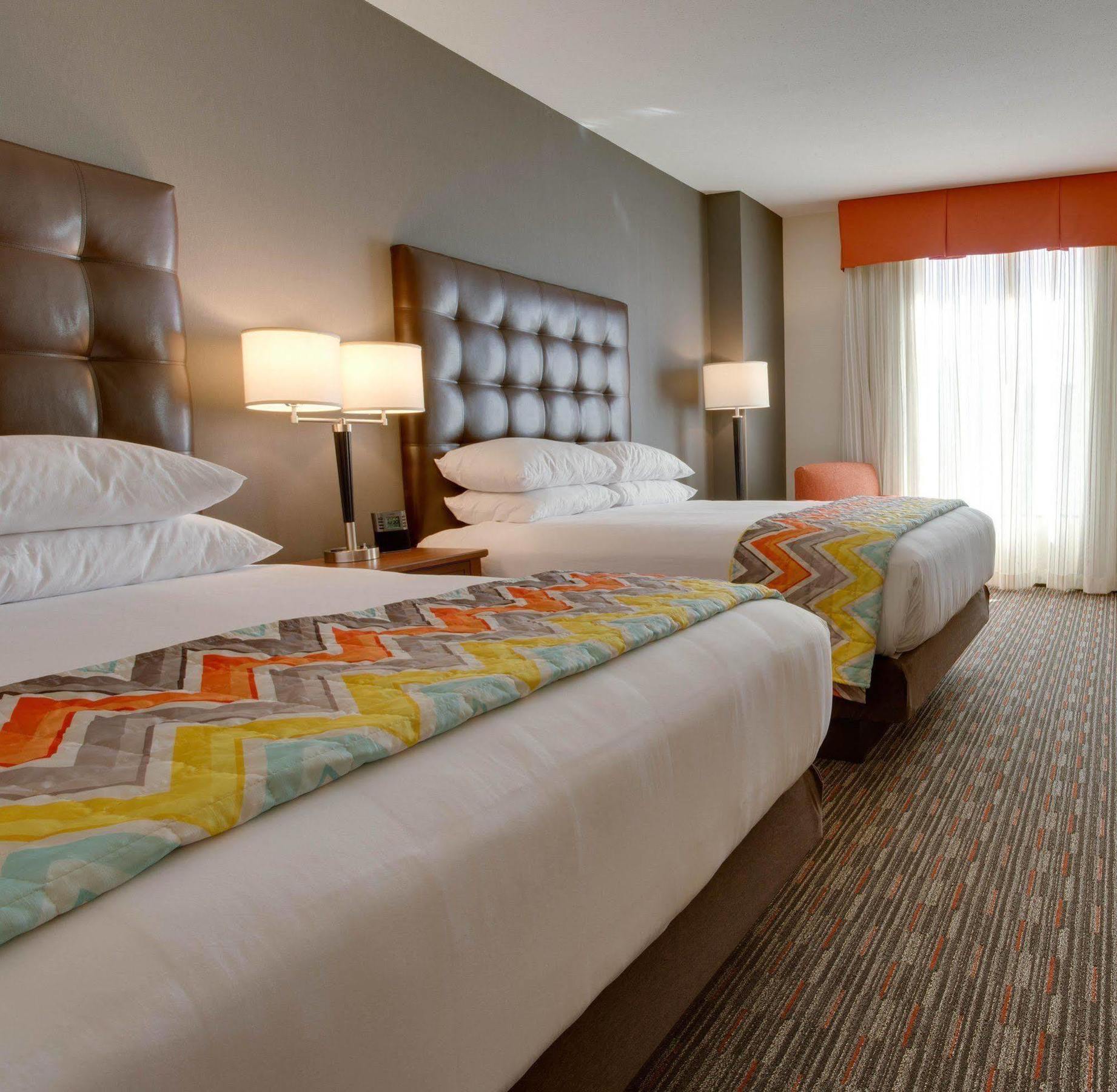 Drury Inn & Suites Charlotte Arrowood Екстер'єр фото